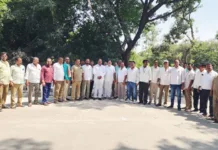 ఆర్టీసీ వర్కర్స్ యూనియన్ పోలింగ్ కేంద్రాన్ని సందర్శించిన రాగం నాగేందర్ యాదవ్