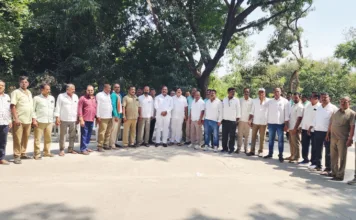 ఆర్టీసీ వర్కర్స్ యూనియన్ పోలింగ్ కేంద్రాన్ని సందర్శించిన రాగం నాగేందర్ యాదవ్