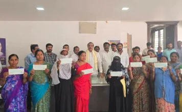 28 మంది లబ్ధిదారులకు రూ.28.03 లక్షల కల్యాణలక్ష్మి, షాదీ ముబారక్ చెక్కుల పంపిణీ