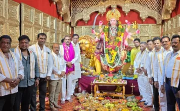 ఘనంగా శరన్నవరాత్రి వేడుకలు.. ఆరెకపూడి గాంధీ ప్రత్యేక పూజలు..