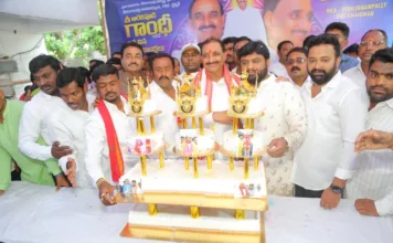 బాలింగ్ గౌతమ్ గౌడ్ ఆధ్వర్యంలో ఘనంగా ఎమ్మెల్యే ఆరెకపూడి గాంధీ జన్మదిన వేడుకలు