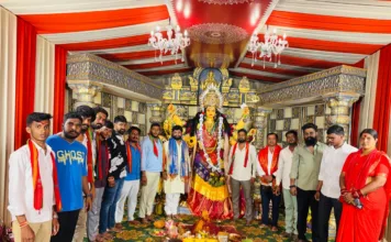 దసరా నవరాత్రుల వేళ అమ్మవార్లకు ప్రత్యేక పూజలు.. బాలింగ్ గౌతమ్ గౌడ్ ఆలయాల సందర్శన