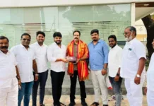 దసరా వేళ జగదీశ్వర్ గౌడ్ను మర్యాదపూర్వకంగా కలిసిన యలమంచి ఉదయ్ కిరణ్