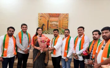 మహారాష్ట్రలో కసిరెడ్డి సింధూరెడ్డికి ఘన స్వాగతం.. యువ సంవాద్ ఇంచార్జిగా బాధ్యతలు