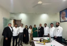కూకట్పల్లి బార్ అసోసియేషన్ సభ్యత్వ కార్డు అందుకున్న మాజీ కార్పొరేటర్ బొబ్బ నవతా రెడ్డి