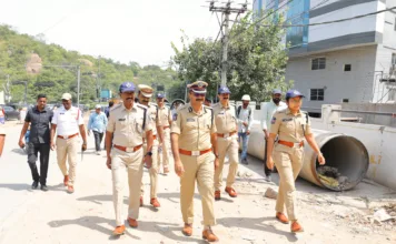 ట్రాఫిక్ ఇబ్బందులు లేకుండా రోడ్డు పనులు చేపట్టాలి: సైబరాబాద్ సీపీ