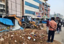 మియాపూర్లో ట్రాఫిక్ కష్టాలకు చెక్.. శ్రీదేవి థియేటర్ జంక్షన్, అమీన్పూర్ రోడ్డులో విస్తరణ పనులు ప్రారంభం